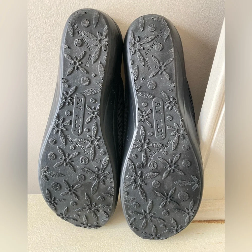 Women’s Fly Flot Italian Knit Black Mesh Slip-on Clogs/Mules - Picture 5 of 5